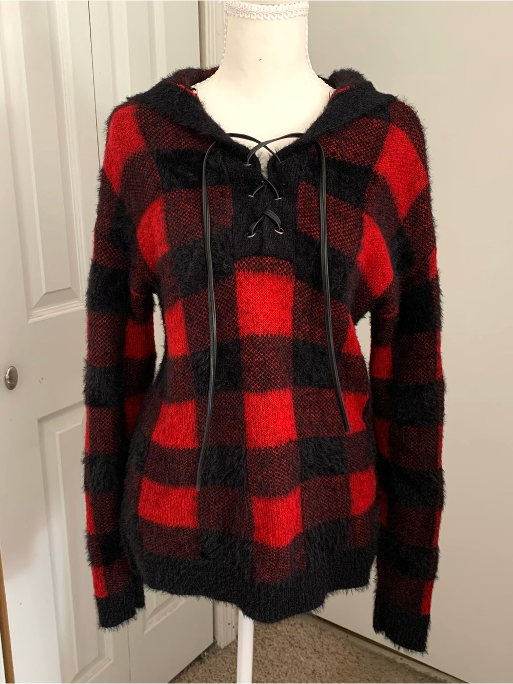 Rock & Republic Buffalo Plaid Hoodie Sweater Lace Up Red Black Textured Sz S